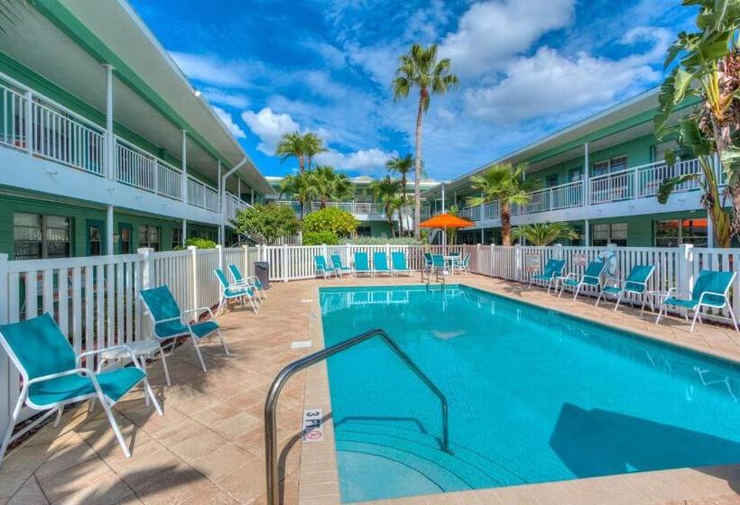 Tropic Terrace #19   Beachfront Resort Suite