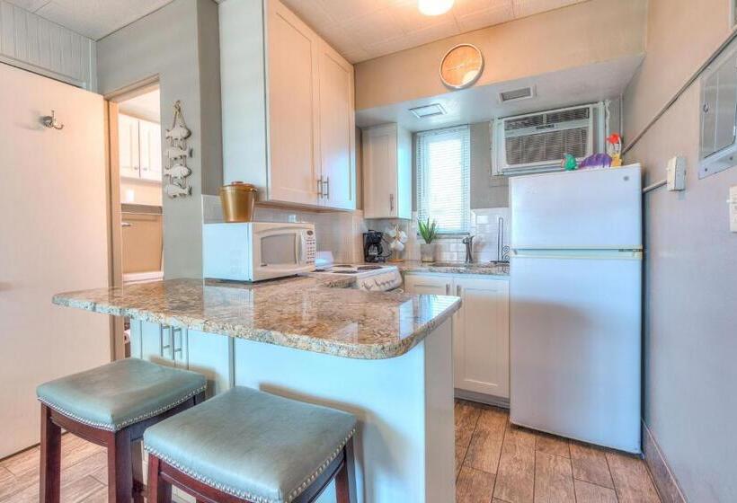 Tropic Terrace #55   Beachfront Resort