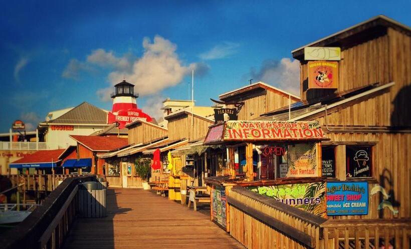 Tropic Terrace Suite #11   Beachfront Resort