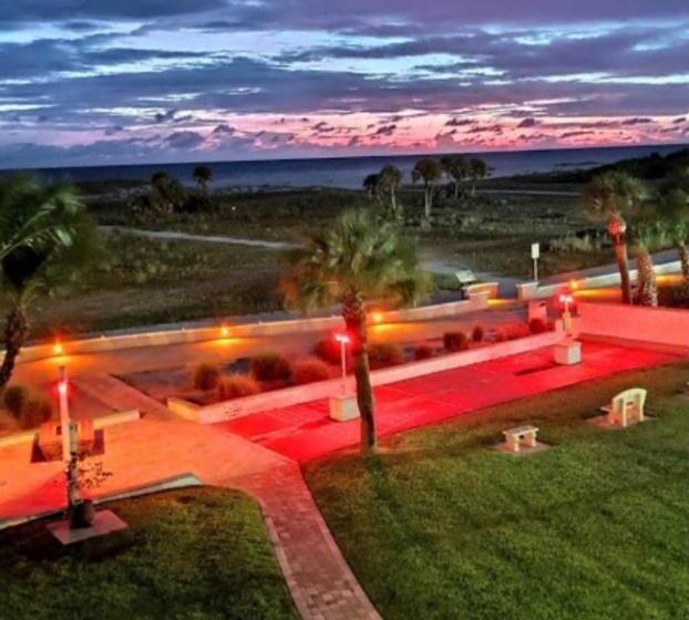 Tropic Terrace Suite #11   Beachfront Resort