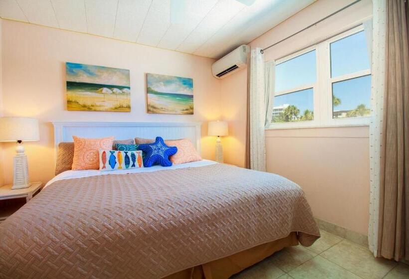 Tropic Terrace Suite #45   Beachfront Resort