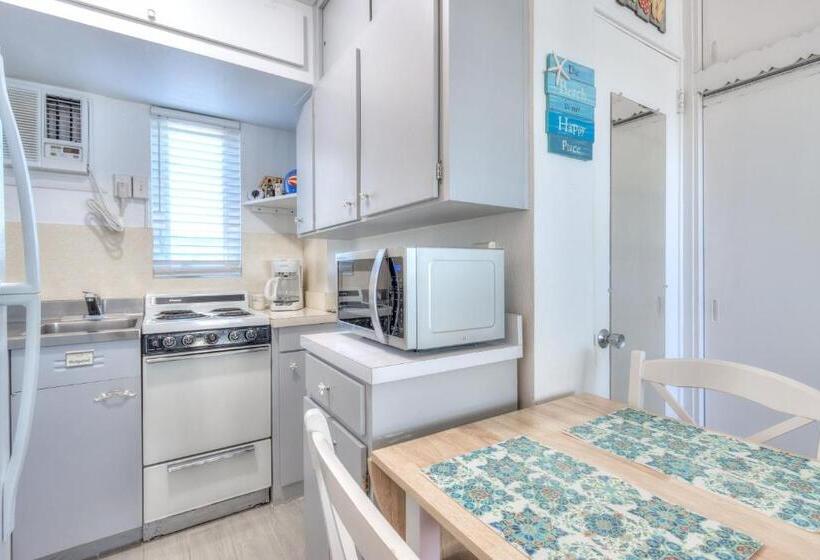 Tropic Terrace Suite #56   Beachfront Resort