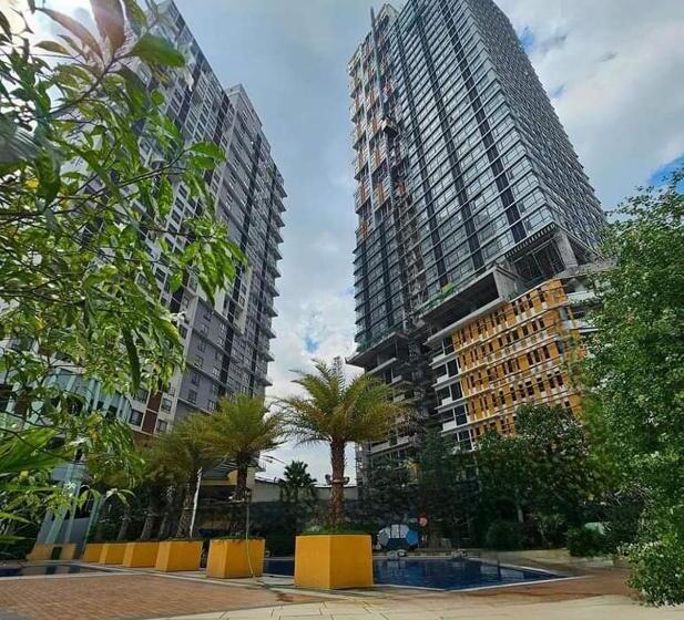 Affordable Studio Type Condo In Congressional Town Center
