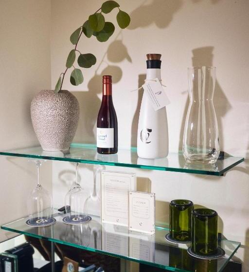فندق صغير Copper Vine Wine Pub & Inn