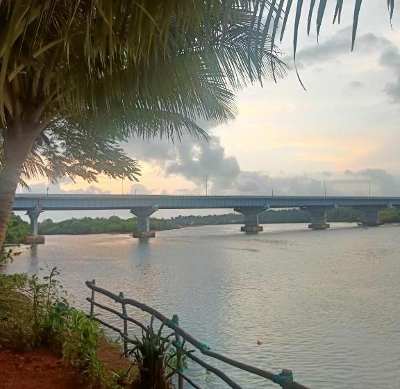 הוסטל Riversong Bliss