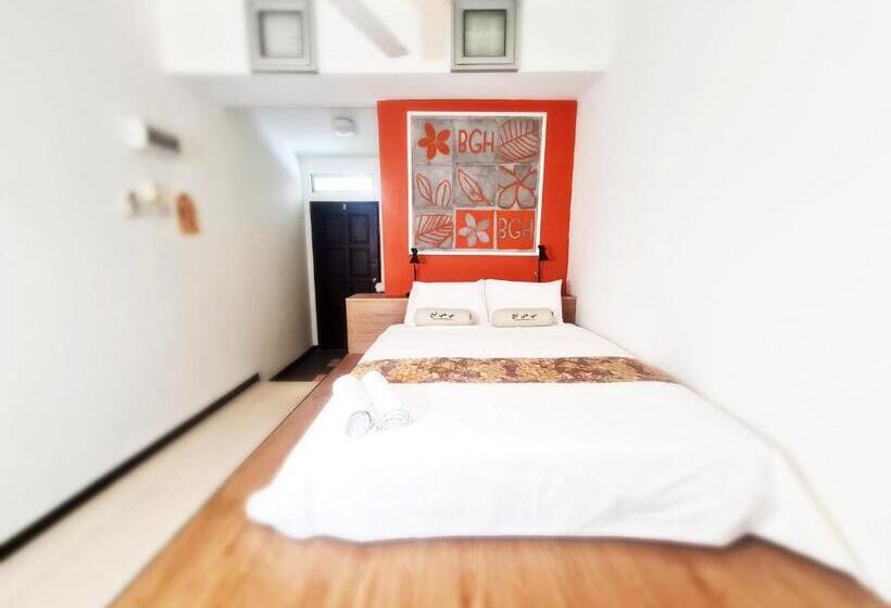 Общежитие Triple Room With Pool In Bangi