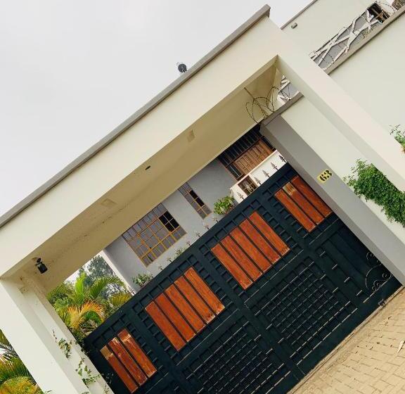 Bed and Breakfast Arusha Serene Mansion