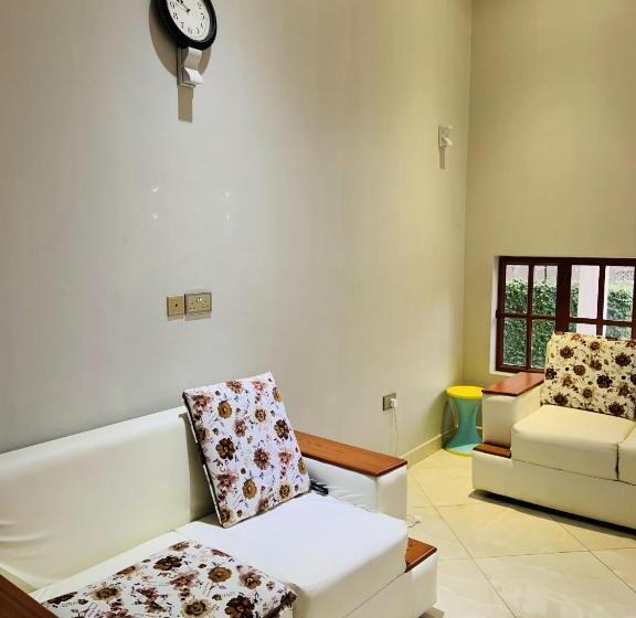 تختخواب و صبحانه Arusha Serene Mansion