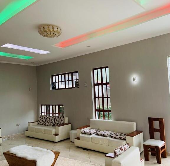 تختخواب و صبحانه Arusha Serene Mansion