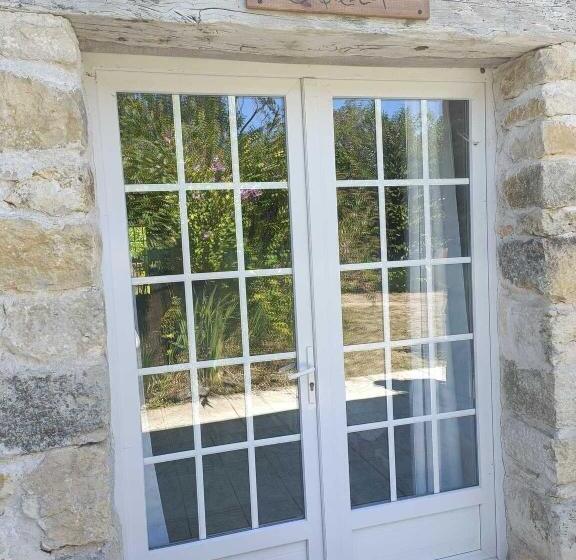 ベッドアンドブレックファースト Chambre Coquelicot