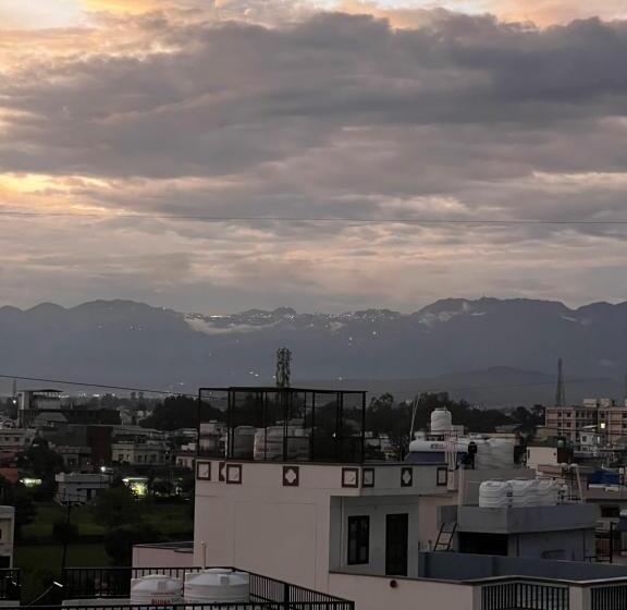 Bed and Breakfast Dhyani Residence