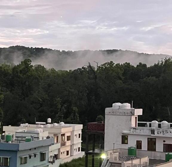 Bed and Breakfast Dhyani Residence