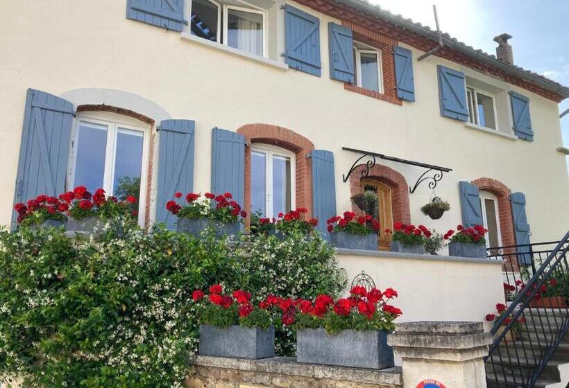 住宿加早餐  Quiet Double Ensuite Room, Own Entrance