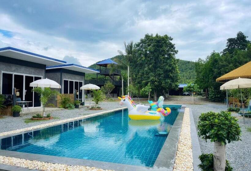 تختخواب و صبحانه Sukcharoen Farm