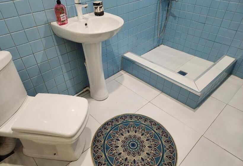 تختخواب و صبحانه თორო Thoreau