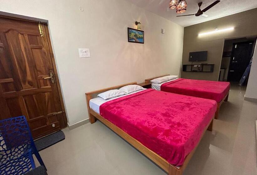 ホテル Aarudra S Residency Srirangam