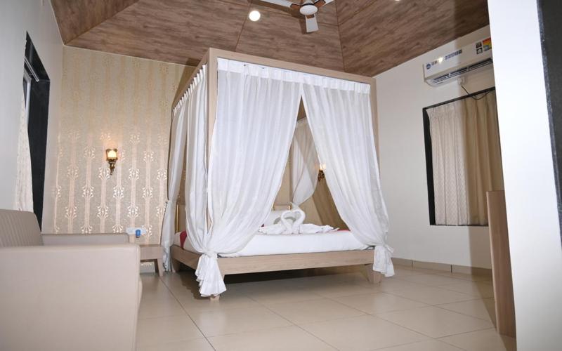 בית מלון כפרי Bhama Lake Resort