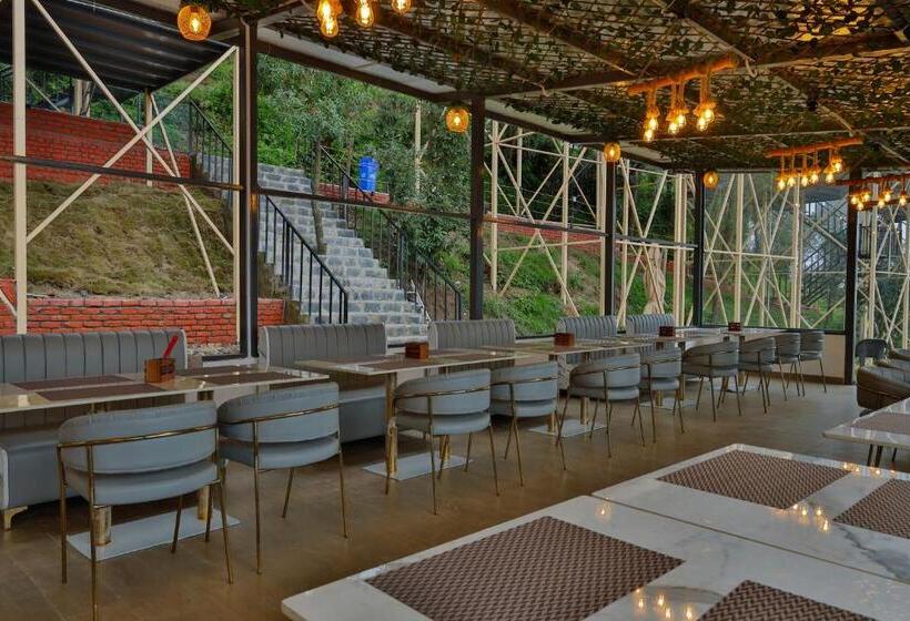 Отель Castle Glamp Pangot