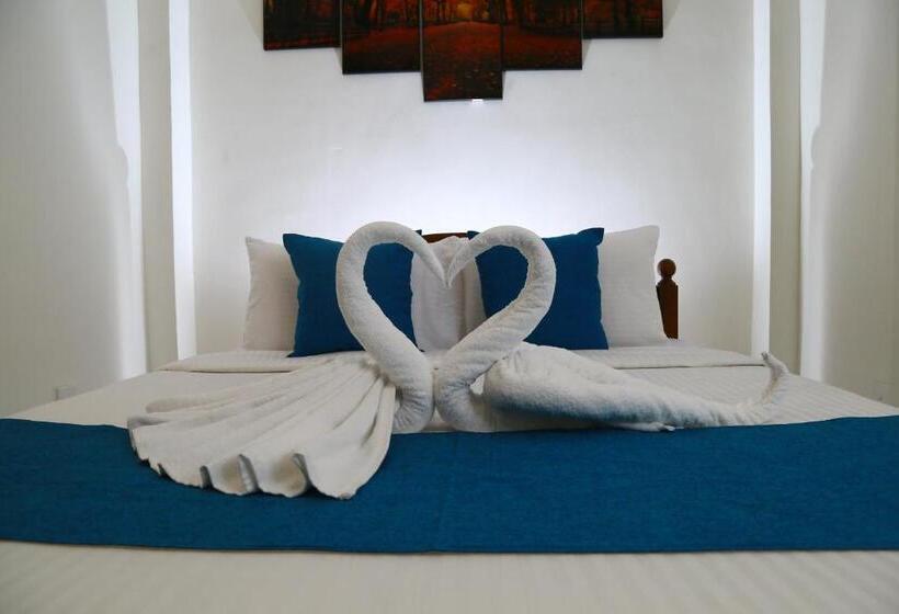 Отель City Nest Inn