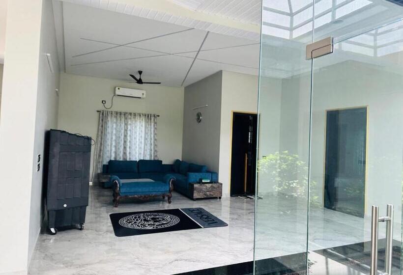 فندق Deer Creek Farm House