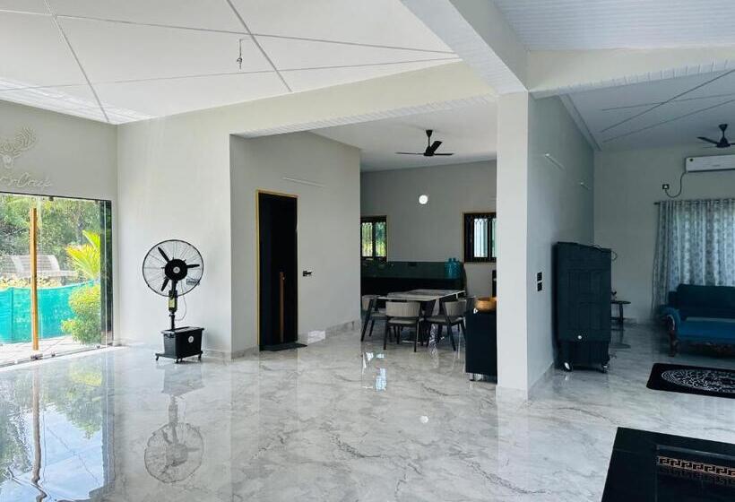 فندق Deer Creek Farm House