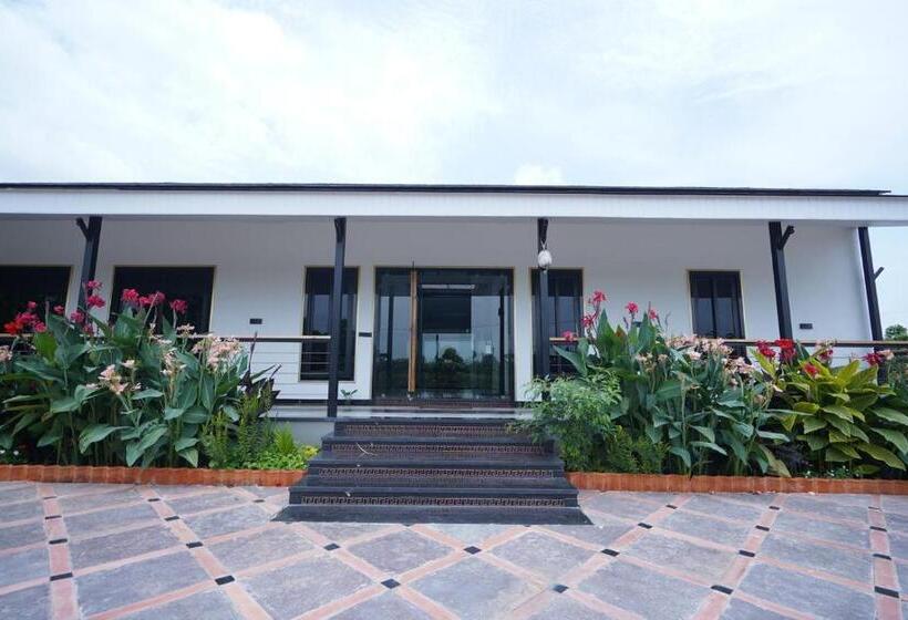 فندق Deer Creek Farm House