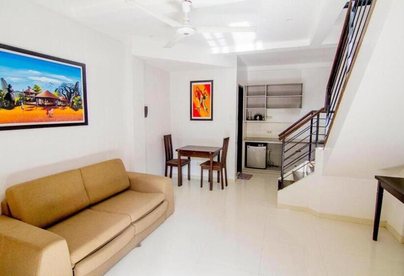 هتل Paradise Palm Resort