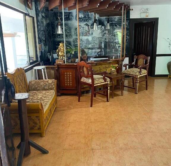 هتل Paradise Palm Resort