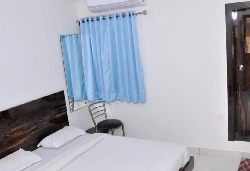 בית מלון כפרי Radhe Palace Morbi