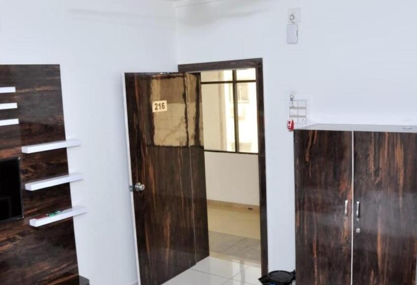 בית מלון כפרי Radhe Palace Morbi