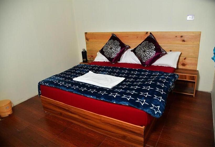 ホテル Rudra Camp Chopta