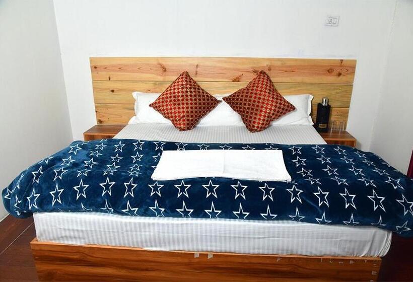 ホテル Rudra Camp Chopta