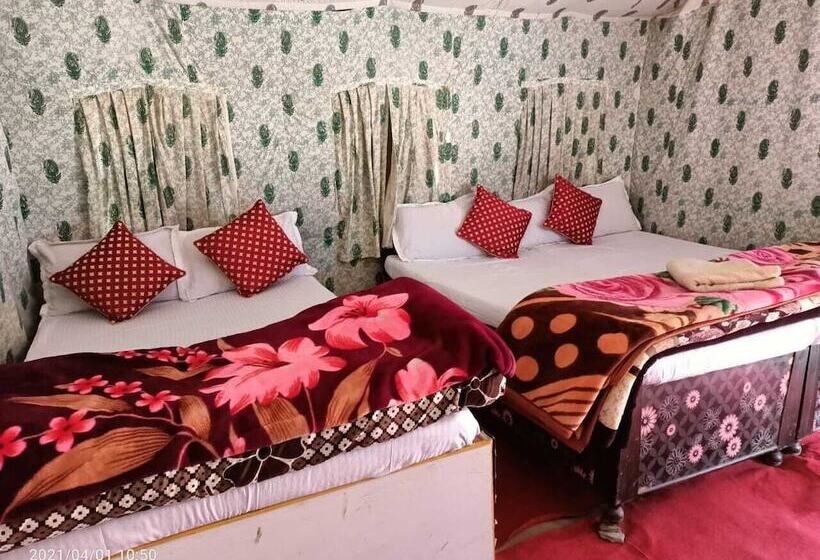ホテル Rudra Camp Chopta