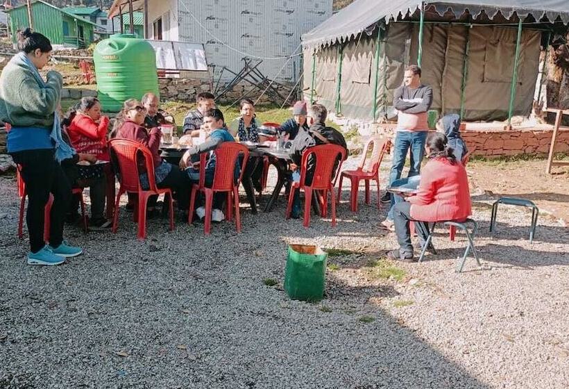 ホテル Rudra Camp Chopta