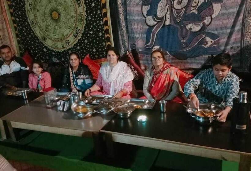 ホテル Rudra Camp Chopta