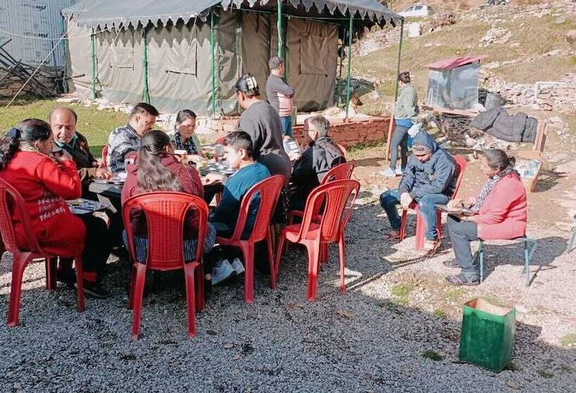 ホテル Rudra Camp Chopta