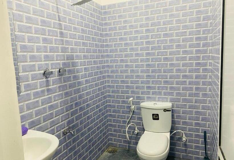 Отель Shell House