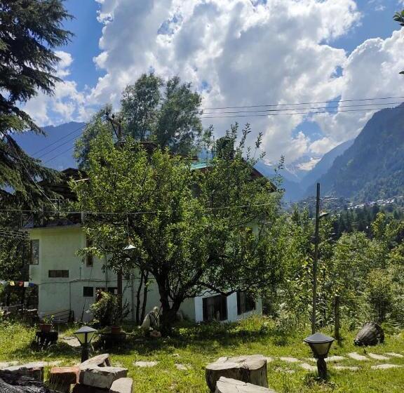 فندق The Satvic Retreat