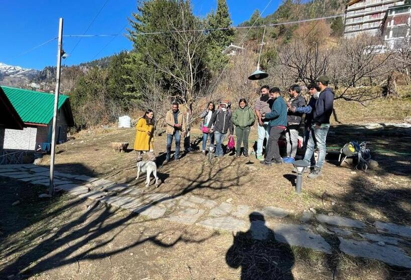 فندق The Satvic Retreat