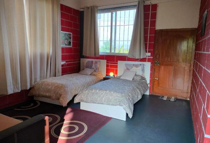 בית מלון כפרי The Shire Charming Farmstay