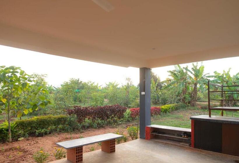 בית מלון כפרי The Shire Charming Farmstay