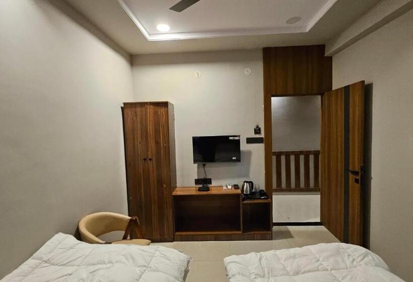 酒店 Vardhaman Inn