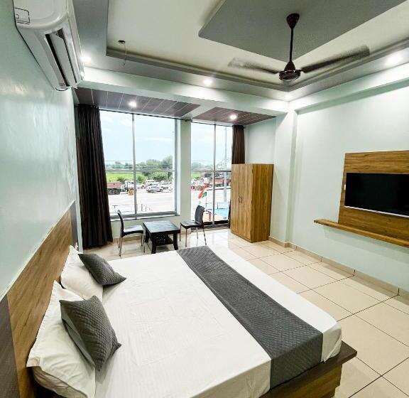 Janki Palace Hotel & Restaurant