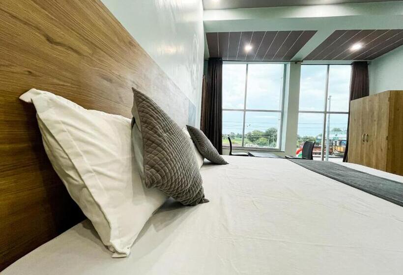 Janki Palace Hotel & Restaurant