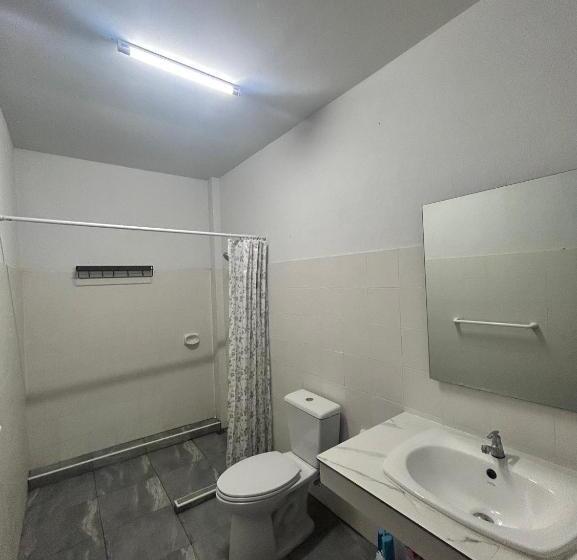 Krabi Greenday Hostel And Glamping