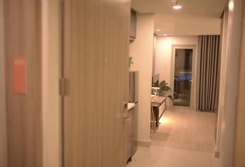 Bgc S Prime   Luxe Suite At Bonifacio Civic Center Tower