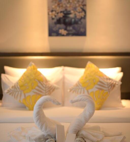 Bgc S Prime   Luxe Suite At Bonifacio Civic Center Tower