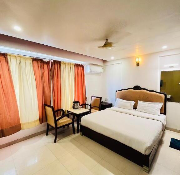Metro Hotel Nathdwara , 500mtr 10min Walking From Shreenathji Temple