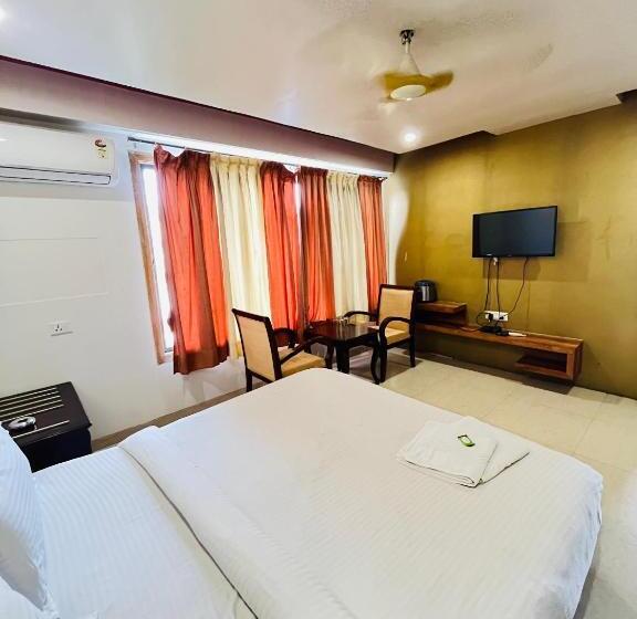Metro Hotel Nathdwara , 500mtr 10min Walking From Shreenathji Temple