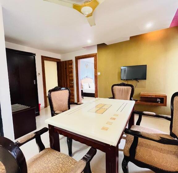 Metro Hotel Nathdwara , 500mtr 10min Walking From Shreenathji Temple